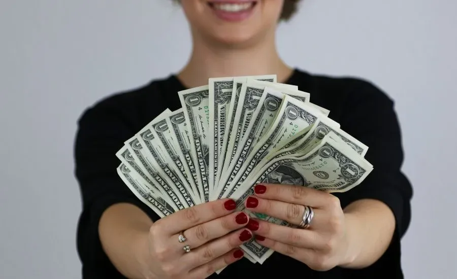financial mistakes that keep you poor.webp
