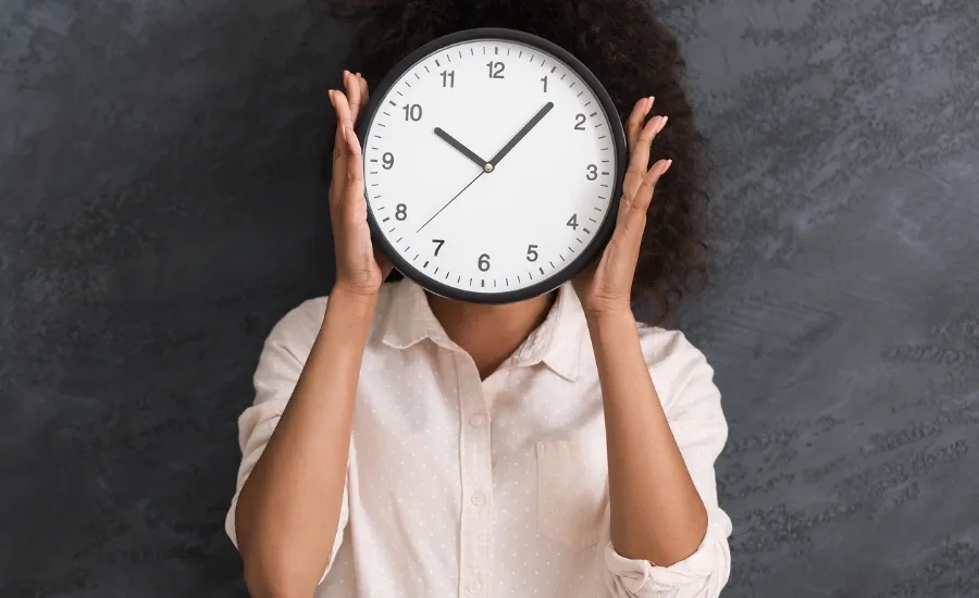 woman managing her time effectively
