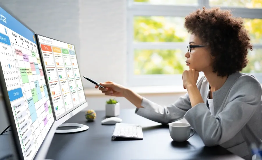 woman managing her time effectively